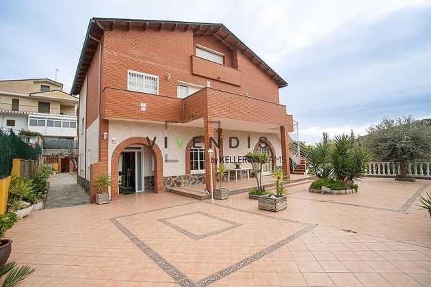 Foto 1 de Xalet en venda a Castellví de Rosanes de 8 habitacions amb terrassa i piscina