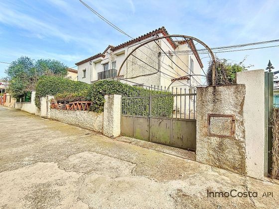 Foto 1 de Xalet en venda a calle Mossèn Viver de 5 habitacions amb terrassa i garatge