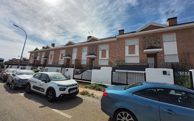 Foto 2 de Casa adosada en venta en Illescas de 4 habitaciones con terraza y garaje