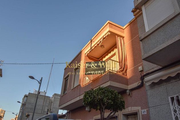Foto 2 de Venta de chalet en Zona Pueblo de 3 habitaciones con terraza y balcón