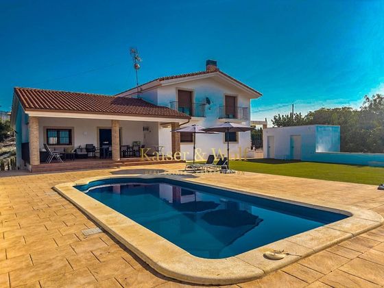 Foto 2 de Casa en venda a Albatera de 5 habitacions amb terrassa i piscina