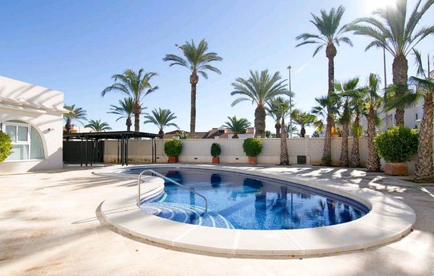 Foto 1 de Alquiler de chalet en Aguadulce Sur de 7 habitaciones con terraza y piscina