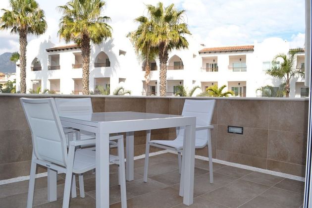 Foto 1 de Pis en lloguer a Puerto Marina de 2 habitacions amb terrassa i mobles