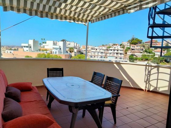 Foto 2 de Àtic en lloguer a Torreblanca del Sol de 3 habitacions amb terrassa i piscina