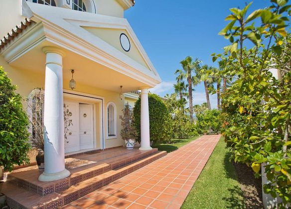 Foto 1 de Casa en venda a Mijas Golf de 4 habitacions amb terrassa i piscina