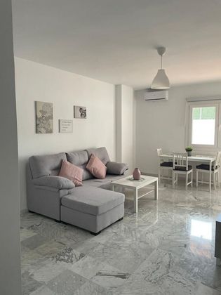 Foto 2 de Alquiler de piso en Centro - Torremolinos de 1 habitación con muebles y aire acondicionado