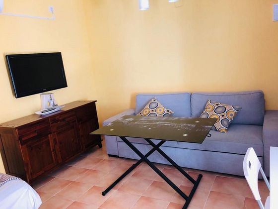 Foto 2 de Alquiler de estudio en Centro - Torremolinos con muebles y aire acondicionado