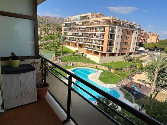 Foto 2 de Piso en venta en El Pinillo de 3 habitaciones con terraza y piscina