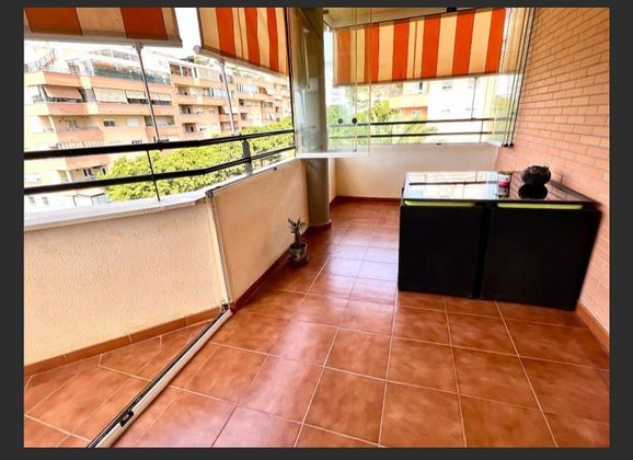 Foto 2 de Piso en alquiler en El Pinillo de 3 habitaciones con terraza y piscina