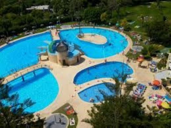 Foto 1 de Estudi en lloguer a Parque de la Paloma amb terrassa i piscina