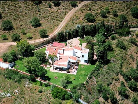 Foto 1 de Casa en lloguer a calle Cortijo Alberca Blanca de 5 habitacions amb terrassa i jardí