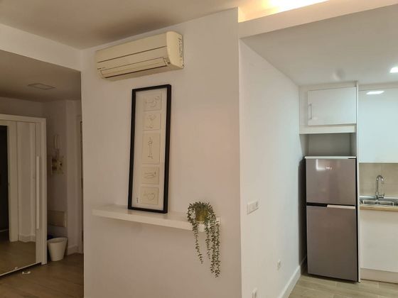 Foto 2 de Pis en lloguer a calle Santa Lucía de 1 habitació amb mobles i aire acondicionat