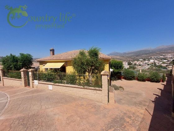 Foto 2 de Casa en venda a Alcaucín de 3 habitacions amb terrassa i piscina