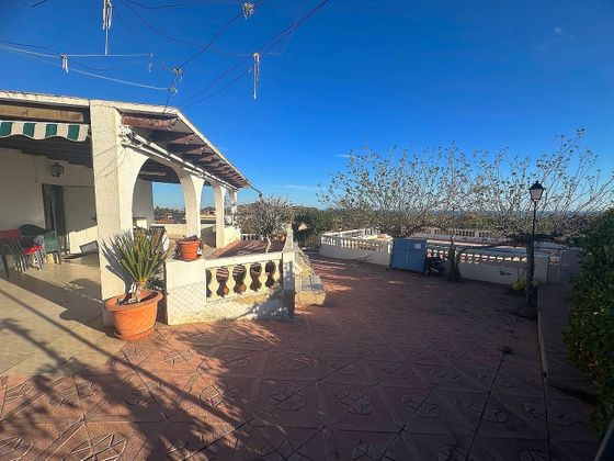Foto 2 de Casa rural en venda a Villajoyosa ciudad de 3 habitacions amb piscina i jardí