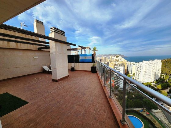 Foto 1 de Ático en venta en La Cala de Villajoyosa de 2 habitaciones con terraza y piscina