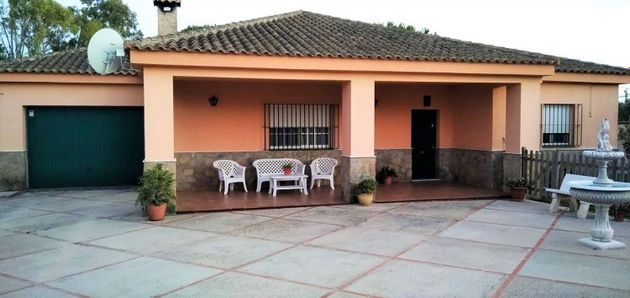 Foto 1 de Venta de chalet en Puerto Real de 4 habitaciones con piscina y garaje