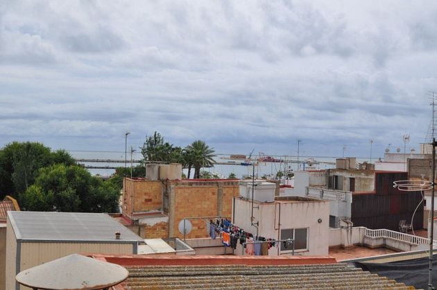 Foto 1 de Chalet en venta en Centre - Sant Carles de la Ràpita de 4 habitaciones con terraza y garaje