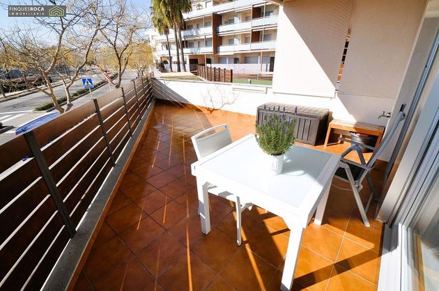 Foto 1 de Venta de piso en Avinguda Catalunya de 3 habitaciones con terraza y piscina