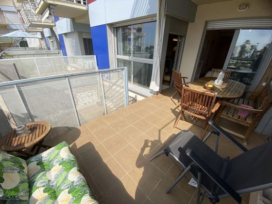 Foto 1 de Venta de piso en calle De Codonyol de 2 habitaciones con terraza y piscina