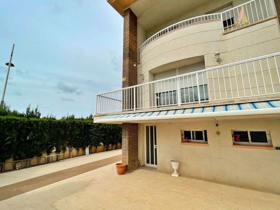 Foto 1 de Venta de casa en Santa Bàrbara de 4 habitaciones con terraza