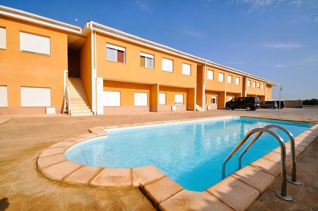 Foto 1 de Venta de piso en Sant Jaume d´Enveja de 2 habitaciones con terraza y piscina
