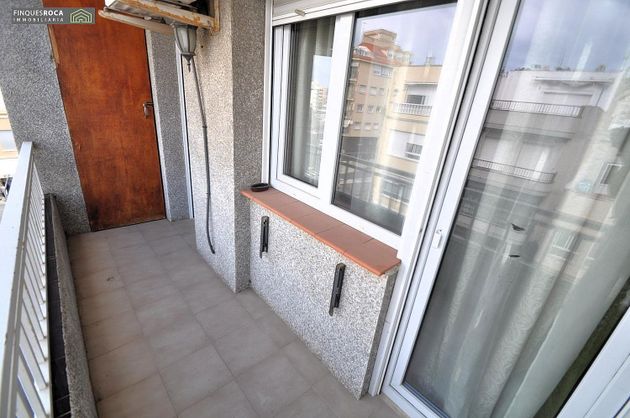 Foto 1 de Pis en venda a Centre - Sant Carles de la Ràpita de 4 habitacions amb terrassa i balcó
