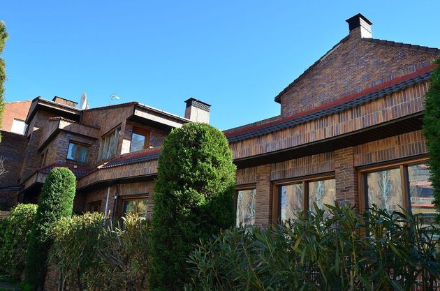 Foto 2 de Casa en venda a Fuentelarreina de 7 habitacions amb terrassa i jardí