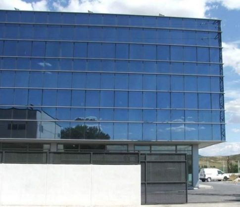 Foto 2 de Venta de edificio en calle Francisco Medina Mendoza de 9100 m²