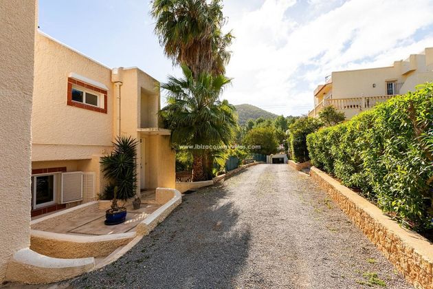 Foto 1 de Casa en venda a Santa Eulalia del Río de 4 habitacions amb terrassa i piscina
