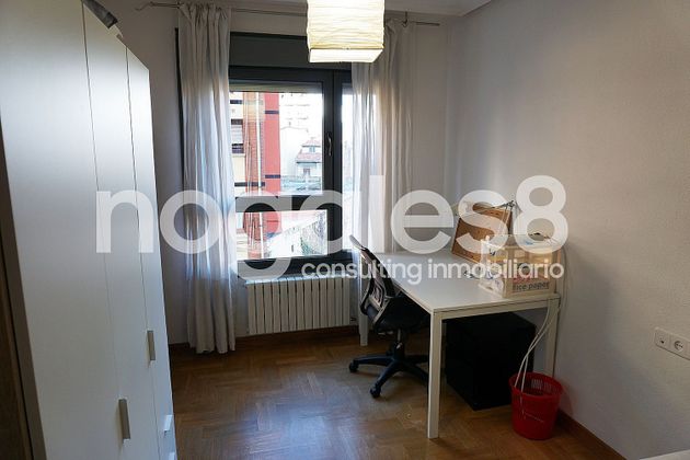 Foto 2 de Piso en alquiler en Santo Domingo de 2 habitaciones con muebles y calefacción