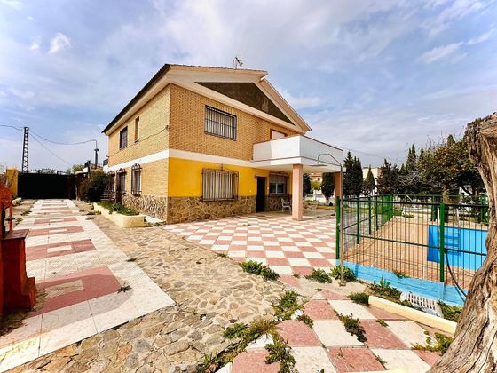 Foto 1 de Xalet en venda a Zubia (La) de 7 habitacions amb terrassa i piscina