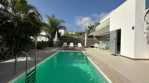 Foto 1 de Xalet en venda a Costa Adeje de 6 habitacions amb terrassa i piscina