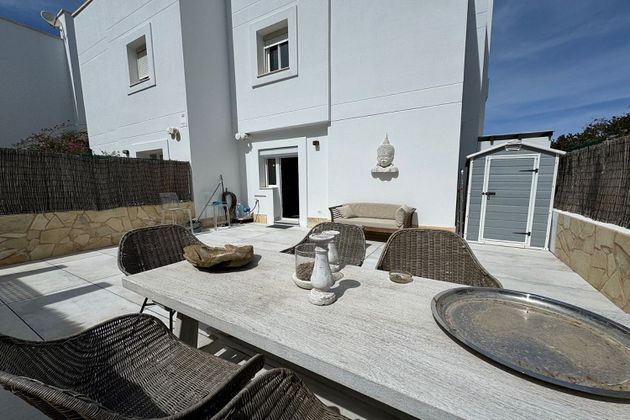 Foto 2 de Casa en venta en Cala Vedella - Cala Tarida - Cala Conta de 3 habitaciones con terraza y piscina