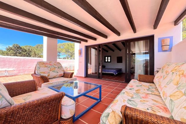 Foto 2 de Casa adosada en venta en Cala Vedella - Cala Tarida - Cala Conta de 3 habitaciones con terraza y piscina
