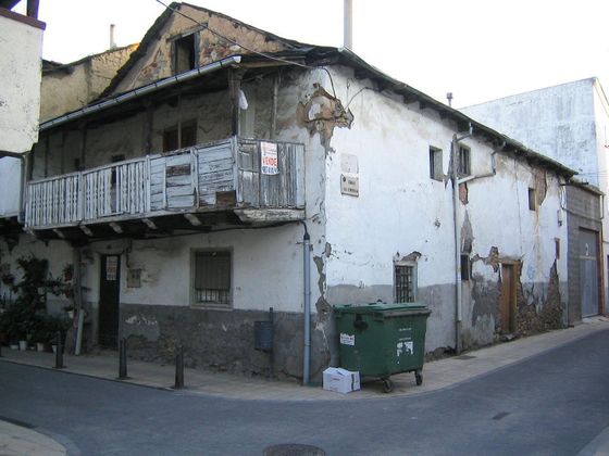 Foto 1 de Casa en venda a calle La Curia de 4 habitacions i 150 m²