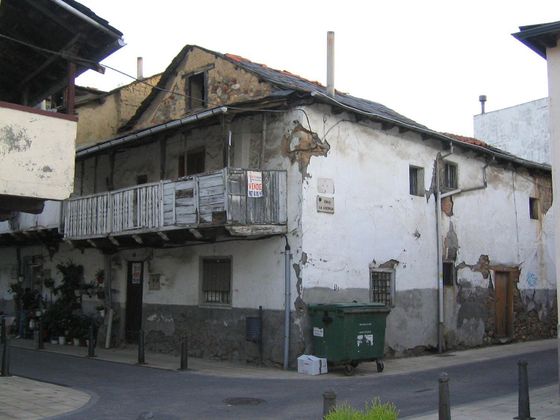 Foto 2 de Casa en venda a calle La Curia de 4 habitacions i 150 m²