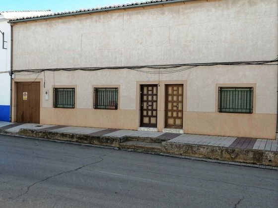 Foto 1 de Casa en venda a Viso del Marqués de 6 habitacions amb terrassa