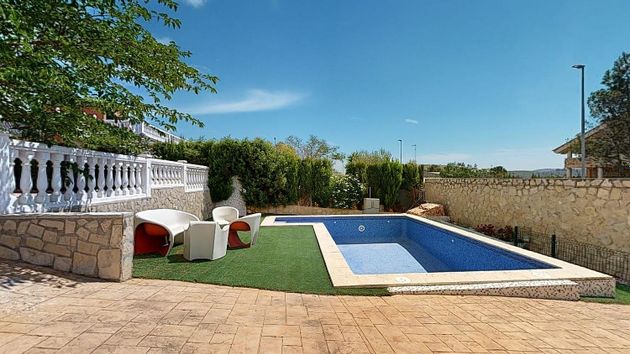 Foto 2 de Chalet en venta en Montroy de 3 habitaciones con terraza y piscina