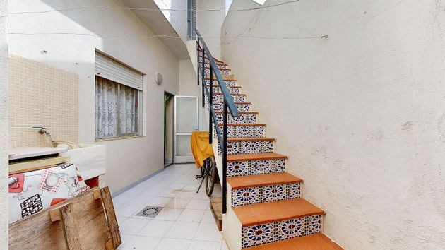 Foto 2 de Venta de casa en El Perelló - Les Palmeres - Mareny de Barraquetes de 4 habitaciones con terraza