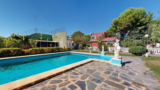Foto 1 de Xalet en venda a Pedralba de 7 habitacions amb piscina i calefacció