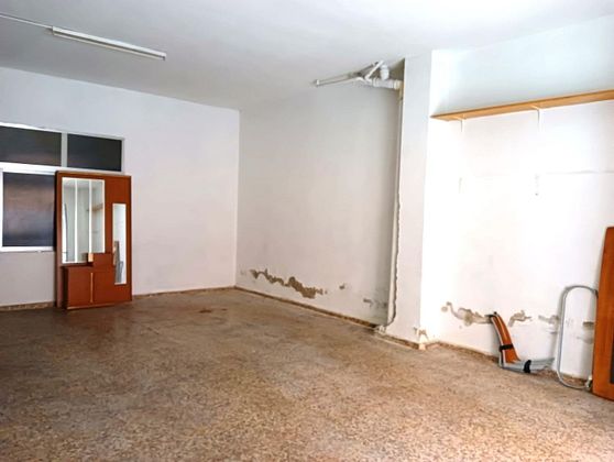 Foto 2 de Local en venta en Centro - Casco antiguo de 110 m²