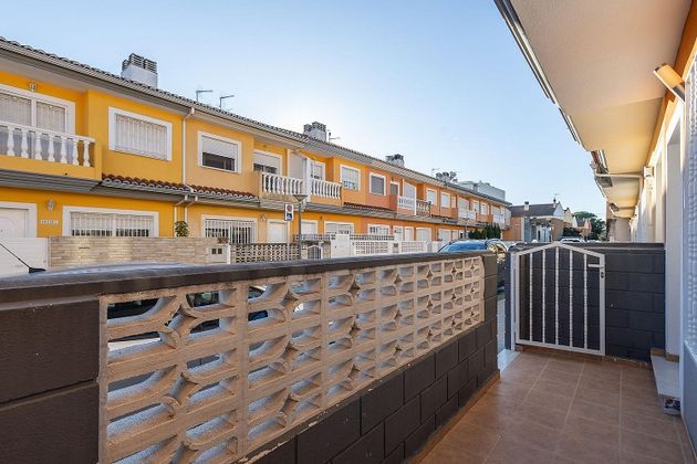 Foto 2 de Casa en venda a Polinyà de Xúquer de 4 habitacions amb terrassa i balcó