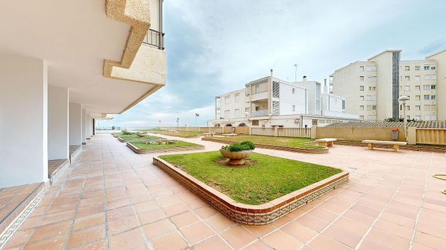 Foto 2 de Pis en venda a El Perelló - Les Palmeres - Mareny de Barraquetes de 4 habitacions amb terrassa i piscina