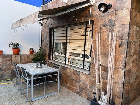 Foto 2 de Venta de casa en Benimuslem de 3 habitaciones con terraza y jardín