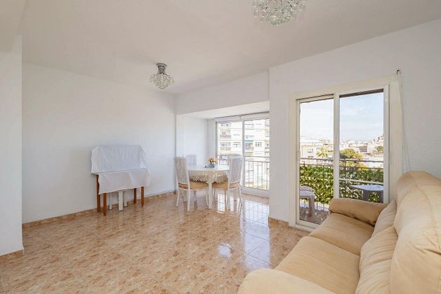 Foto 1 de Venta de piso en Campoamor de 3 habitaciones con balcón