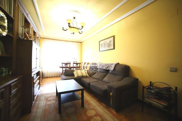 Foto 2 de Pis en venda a calle Acevedo y Pola de 3 habitacions amb terrassa i garatge