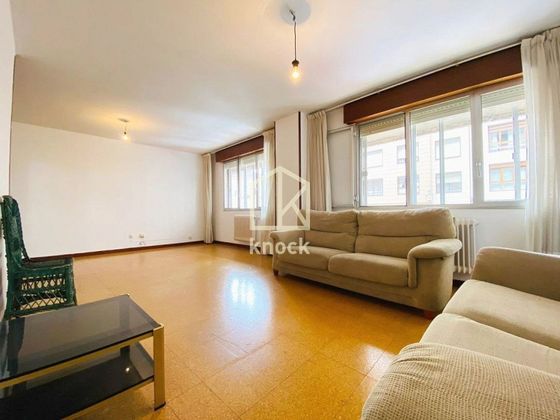 Foto 2 de Pis en venda a Centro - Avilés de 3 habitacions amb terrassa i calefacció
