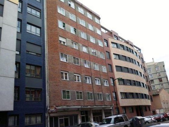 Foto 1 de Venta de piso en Plaza España - Villa Pilar - Reyes Católicos - Vadillos de 3 habitaciones con ascensor