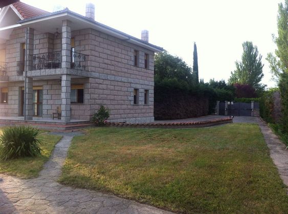 Foto 2 de Xalet en venda a Castrillo del Val de 5 habitacions amb terrassa i piscina