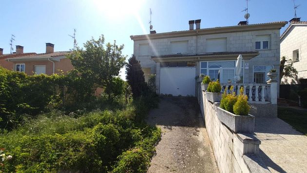 Foto 1 de Casa en venda a Carcedo de Burgos de 3 habitacions amb jardí